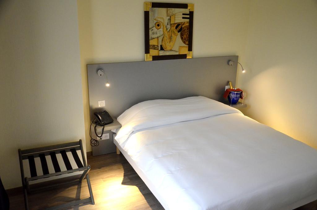 Le Grand Hotel Maubeuge Zewnętrze zdjęcie
