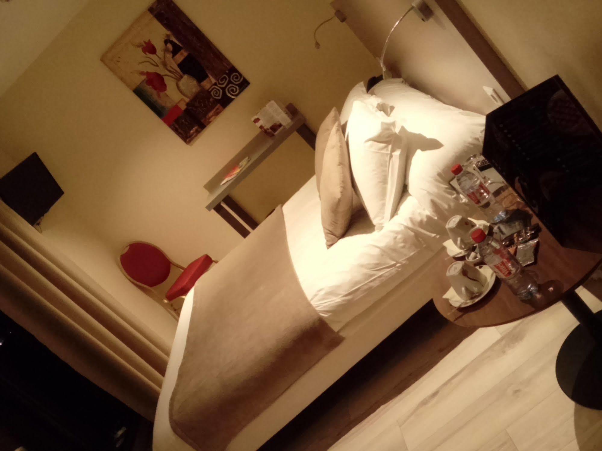Le Grand Hotel Maubeuge Zewnętrze zdjęcie