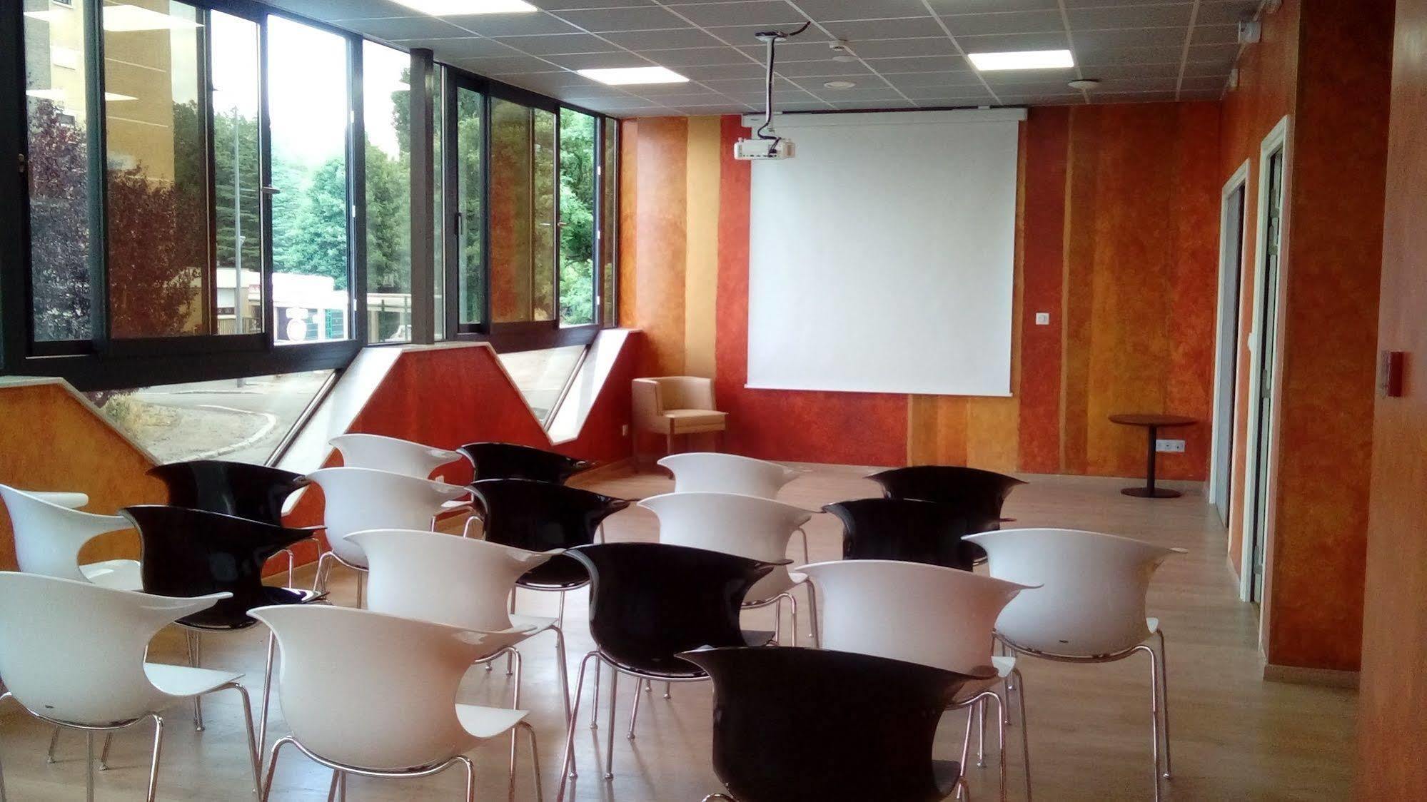 Le Grand Hotel Maubeuge Zewnętrze zdjęcie